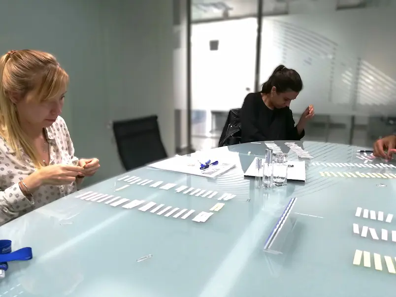 Empleados recibiendo clases de inglés en su empresa con Mayspeak - Academia de Inglés en Murcia